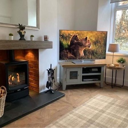 Woodland Cottage - Private Courtyard - Pet Friendly Retreat In The Heart Of Windermere Ngoại thất bức ảnh