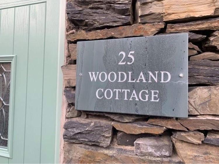 Woodland Cottage - Private Courtyard - Pet Friendly Retreat In The Heart Of Windermere Ngoại thất bức ảnh