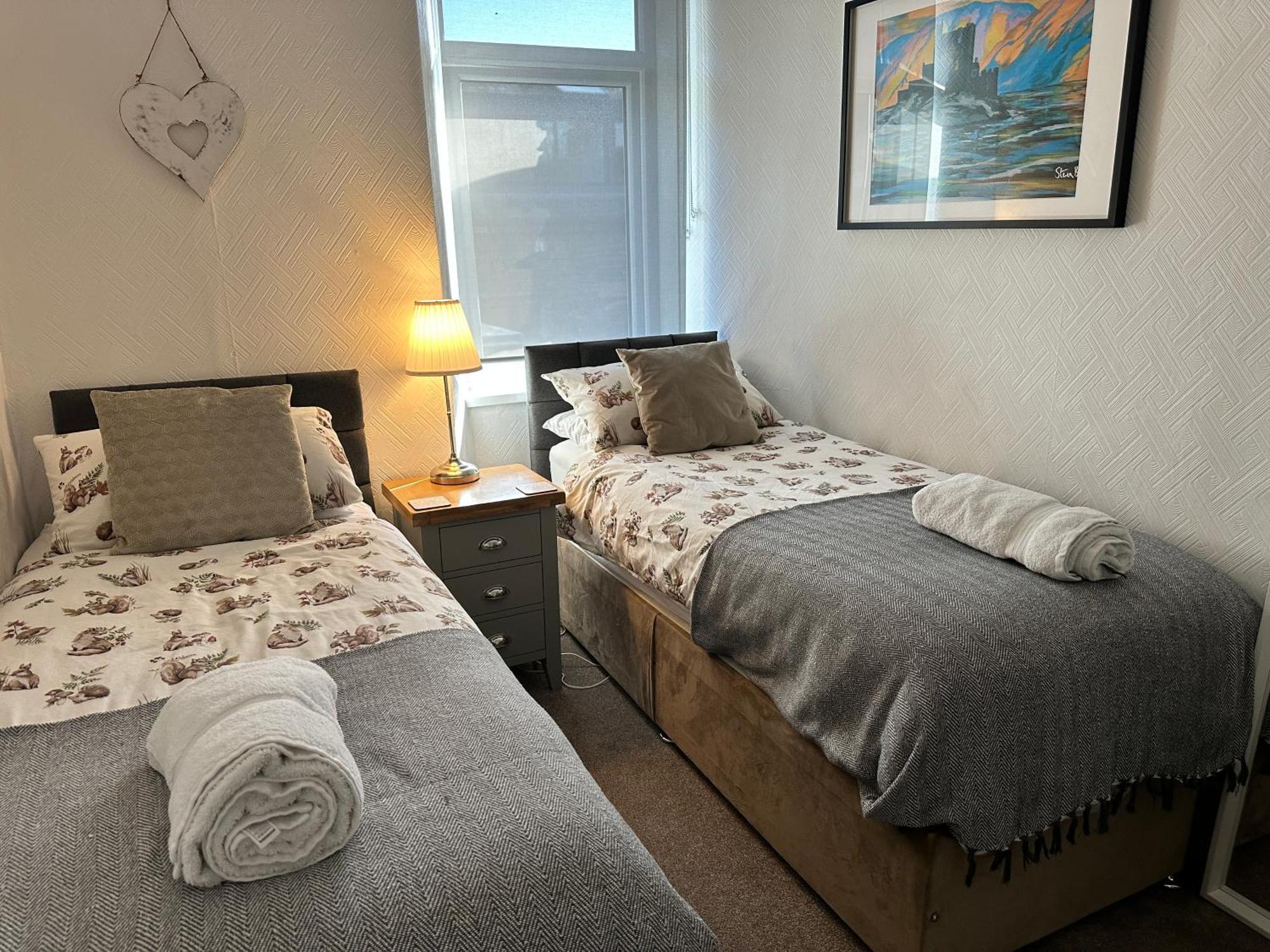 Woodland Cottage - Private Courtyard - Pet Friendly Retreat In The Heart Of Windermere Ngoại thất bức ảnh