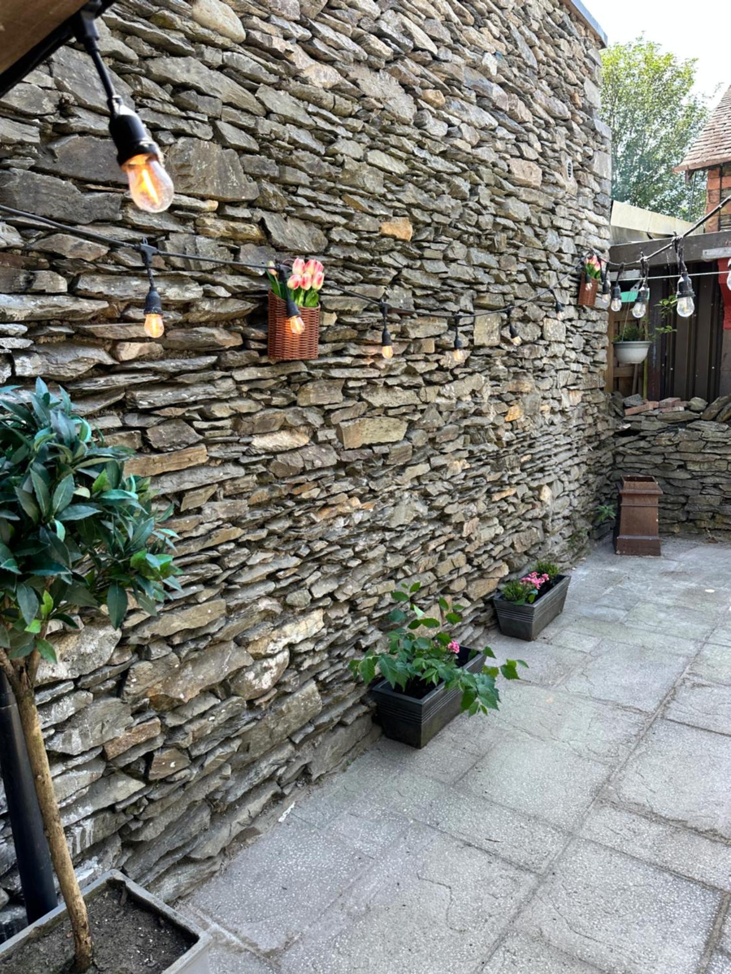 Woodland Cottage - Private Courtyard - Pet Friendly Retreat In The Heart Of Windermere Ngoại thất bức ảnh